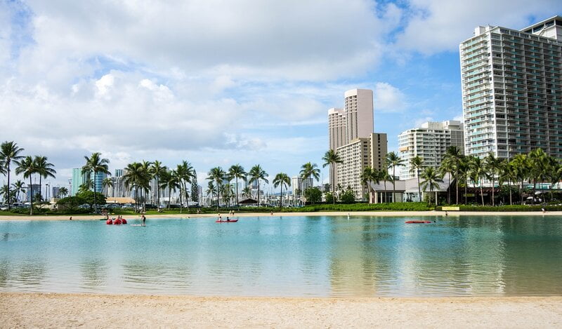 waikiki-beach-places-to-live-in-hawaii