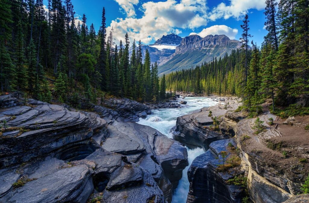 7-best-places-to-live-in-canada-why-you-should-move-to-canada