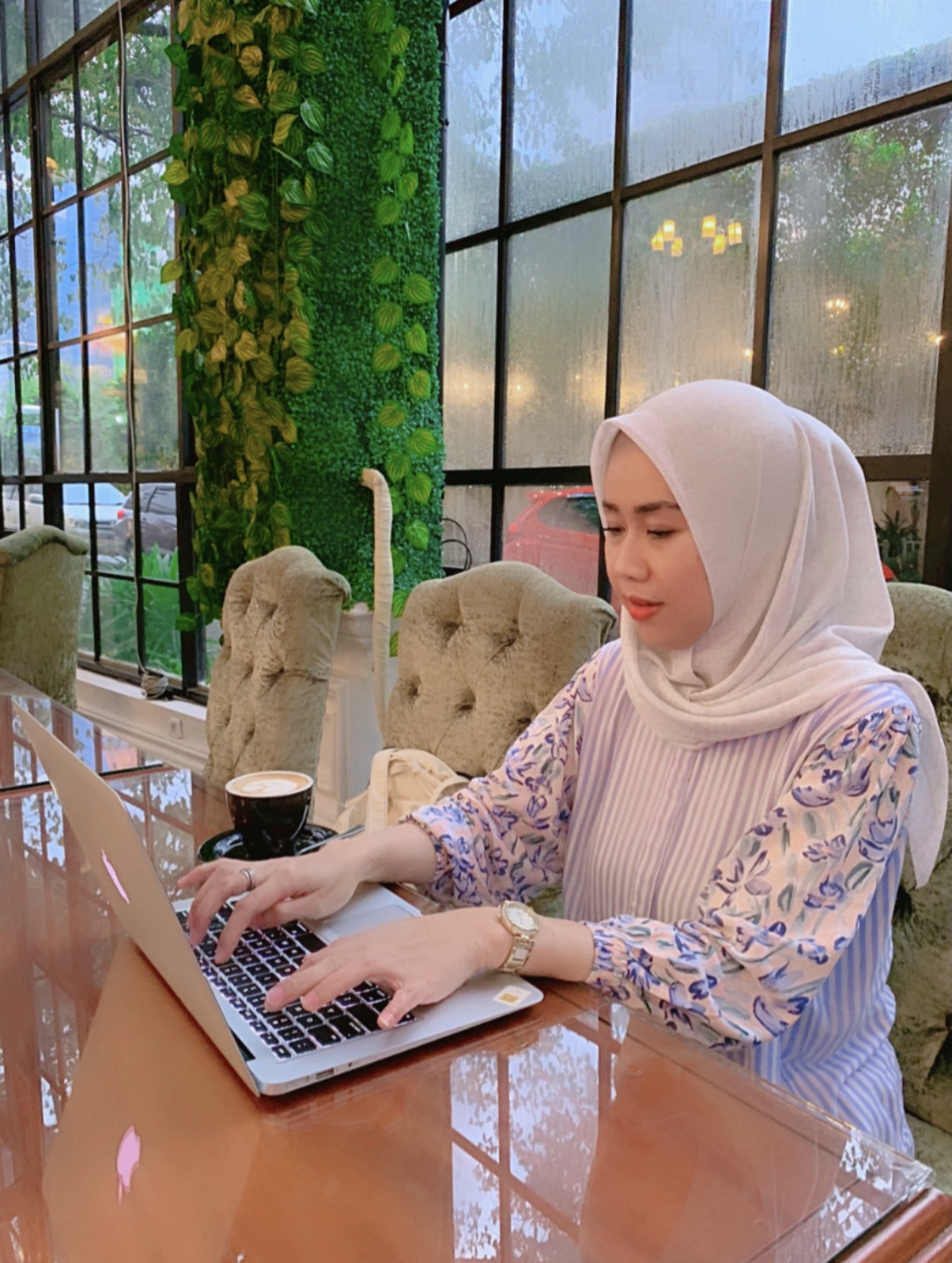 Profile photo of ajeng